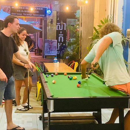 Social Backpacker Hostel & Rooftop Bar Battambang Exterior photo